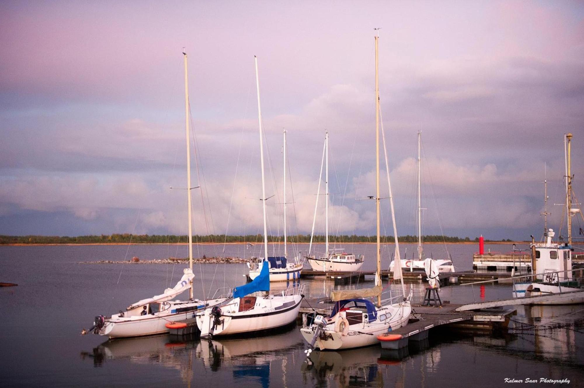 Lounaranna Harbour Accommodation Simisti Экстерьер фото