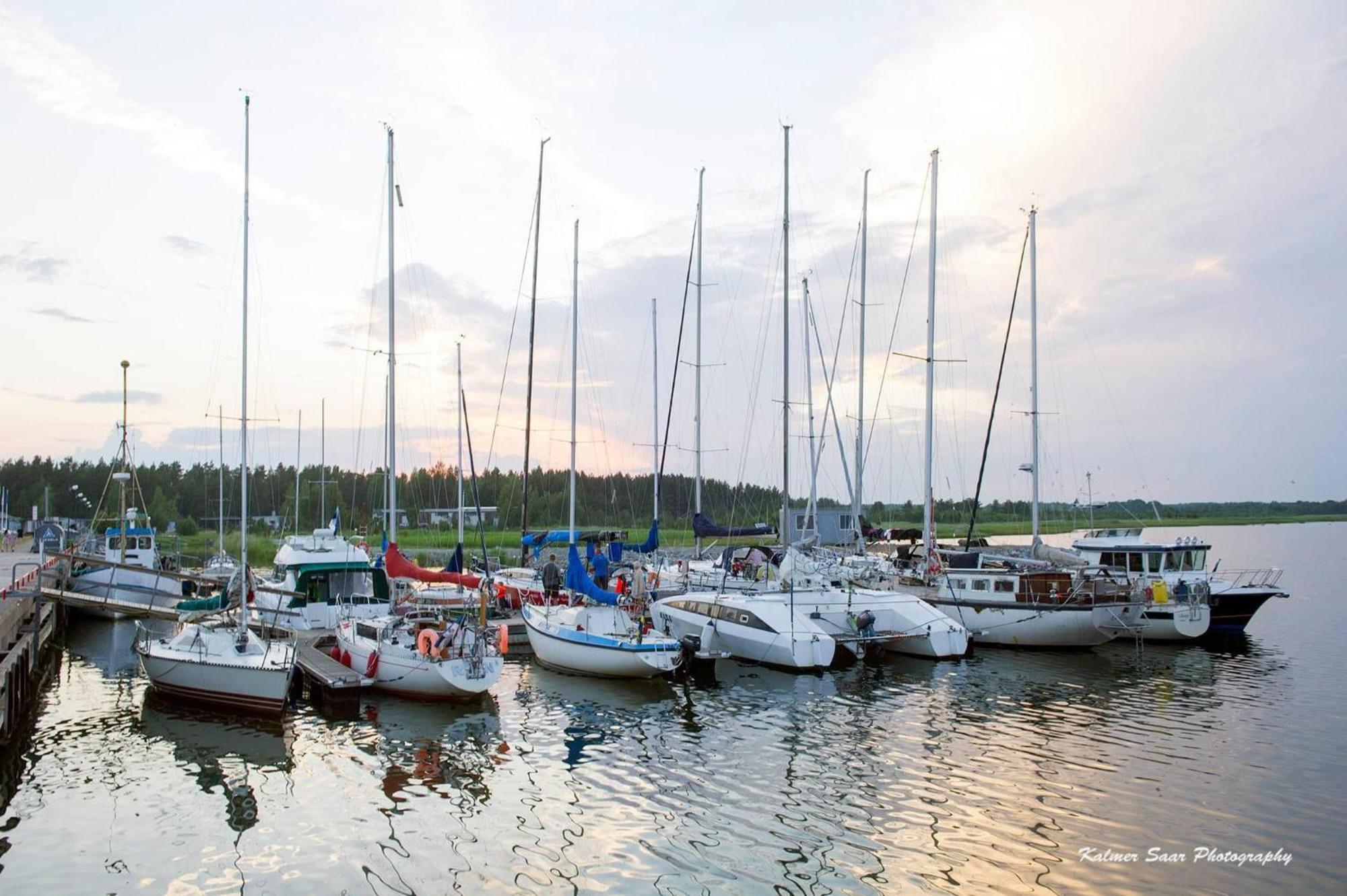 Lounaranna Harbour Accommodation Simisti Экстерьер фото