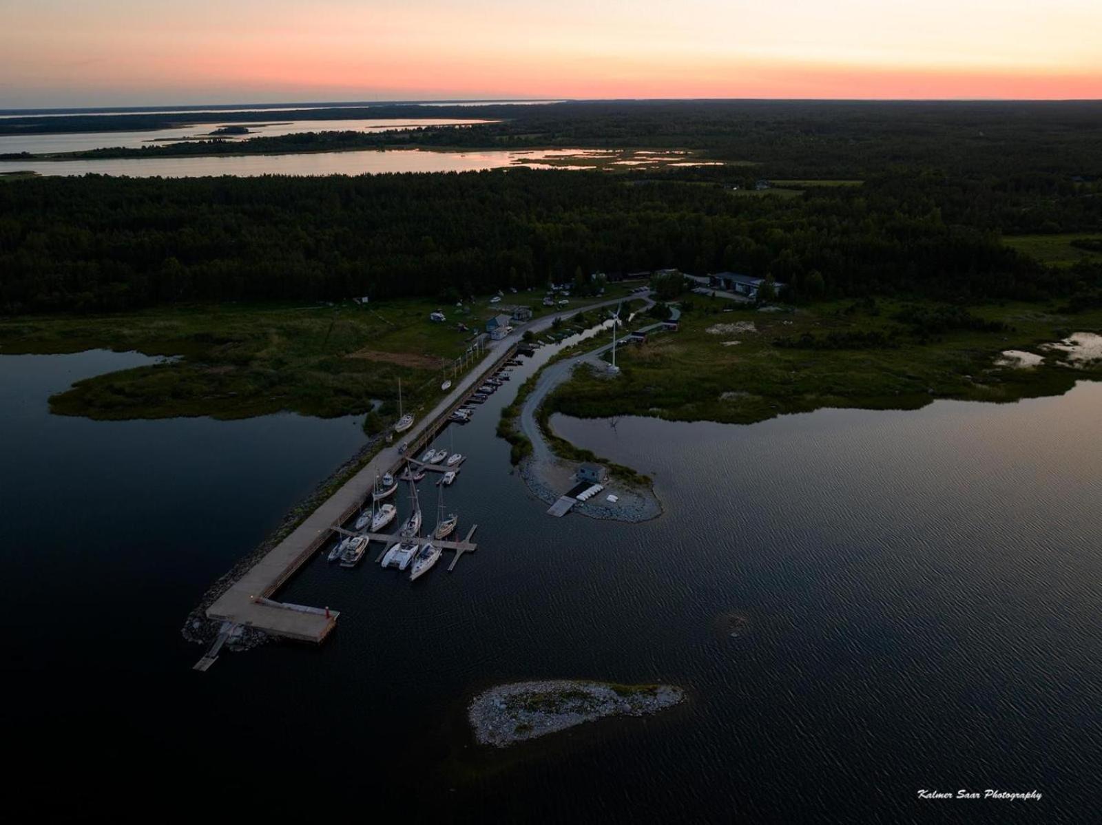 Lounaranna Harbour Accommodation Simisti Экстерьер фото